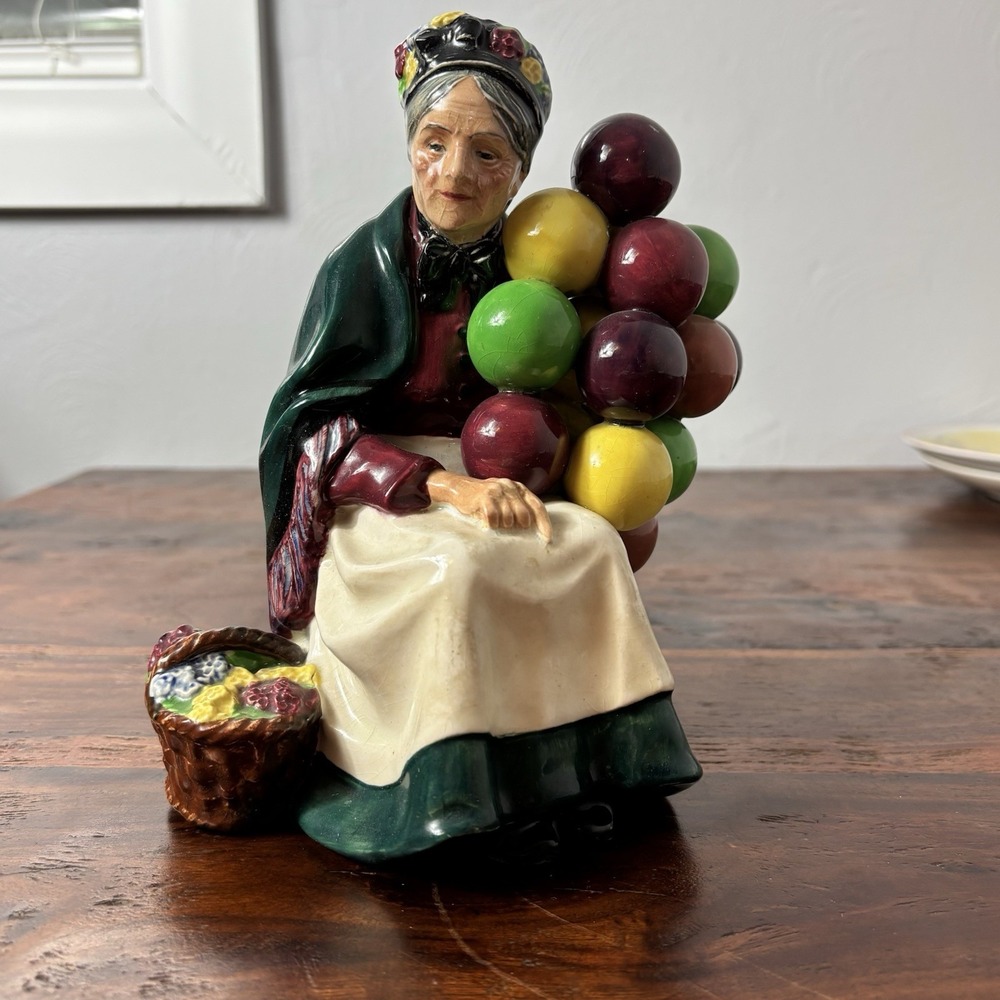 Vintage Royal Doulton Figurine "The Old Balloon Seller" Made in England